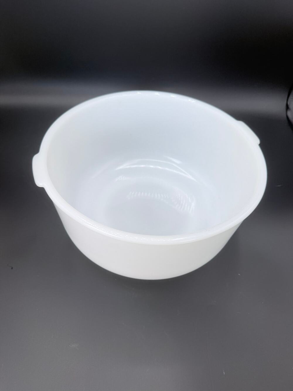 Vintage McKee Glasbake Sunbeam Milk Glass Mixer Bowl 19CJ 9.5 Inch